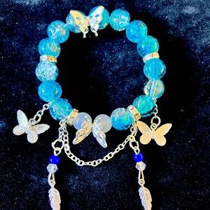 Blue and silver butterfly beaded bracelet #fairycore #cottagecore 8cm/3.14in